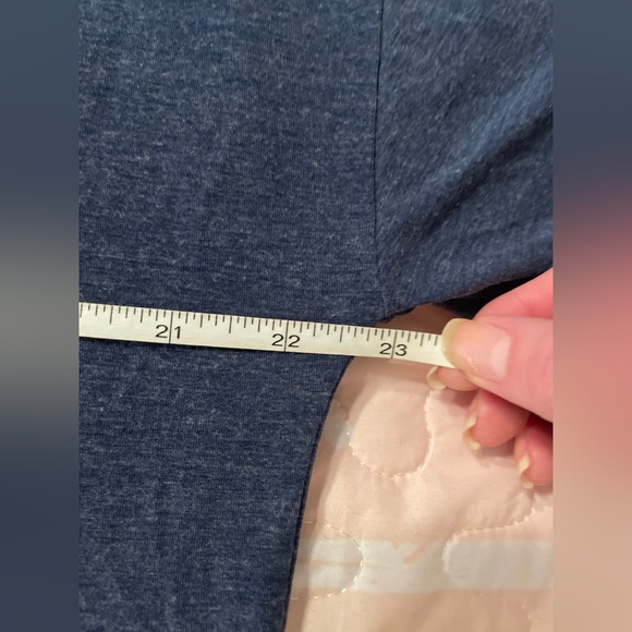 Gap Fit Blue Short Sleeves Open Back Athletic Top - Picture 4 of 9